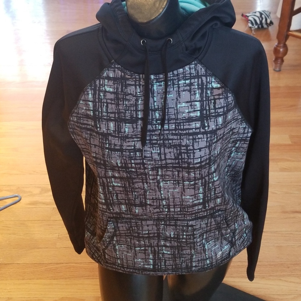 Active hoodie